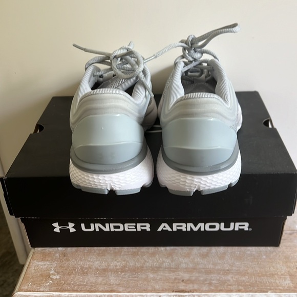 Under Armour women sneaker - Picture 3 of 5